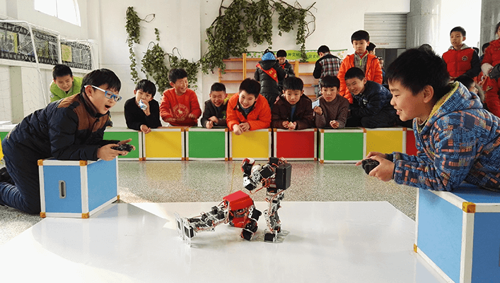 機器人搏擊賽走進徐州公園巷小學，孩子們的福音來了！